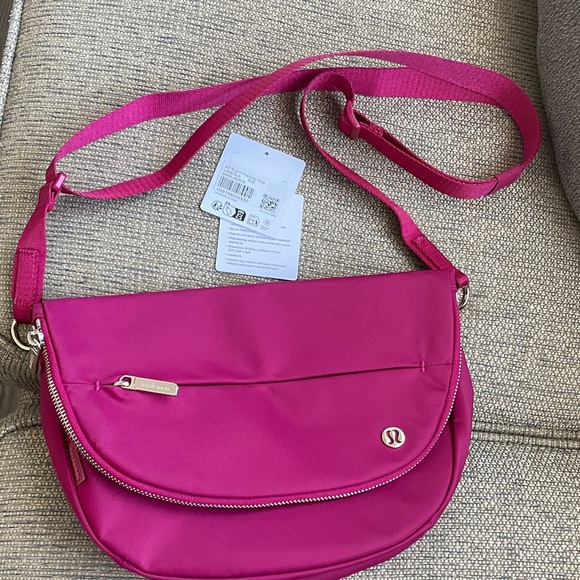 lululemon athletica Handbags - lululemon athletica All Night Festival Crossbody Bag 5L
